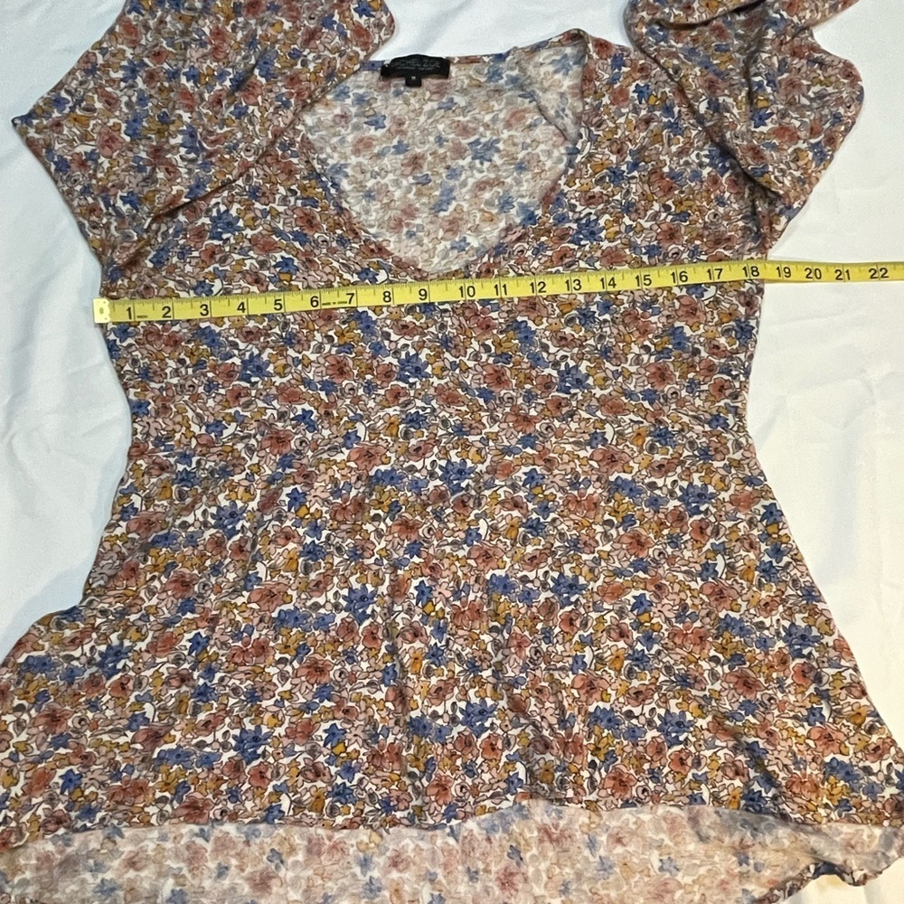 Rachel Zoe Multicolor Floral 2 Piece Dress, with bell sleeves. Light & Flowing - Picture 13 of 16
